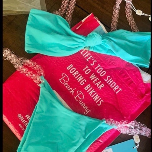 Tiffany Bikini - Picture 8 of 12